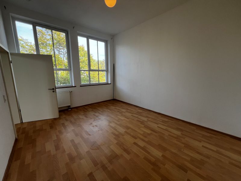 Wohnen in einer alten Schule: Schöne helle 2-Zimmer-Wohnung im 1. OG - Foto 1