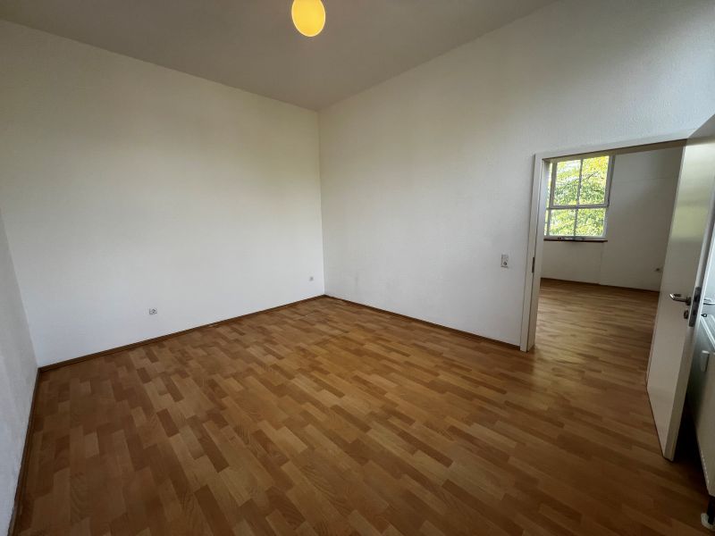 Wohnen in einer alten Schule: Schöne helle 2-Zimmer-Wohnung im 1. OG - Foto 3